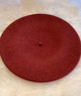 Wollen baret terra