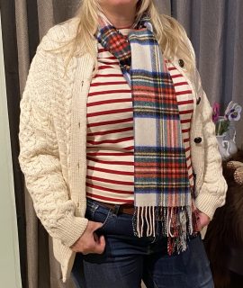 Aran kabelvest met knopen (2 kleuren)