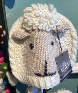 Aran babymuts handgebreid