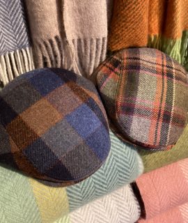 Wollen winterpetten in herfstkleuren